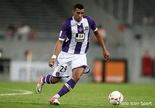 Capoue est presque certain de signer au PSG lors du mercato