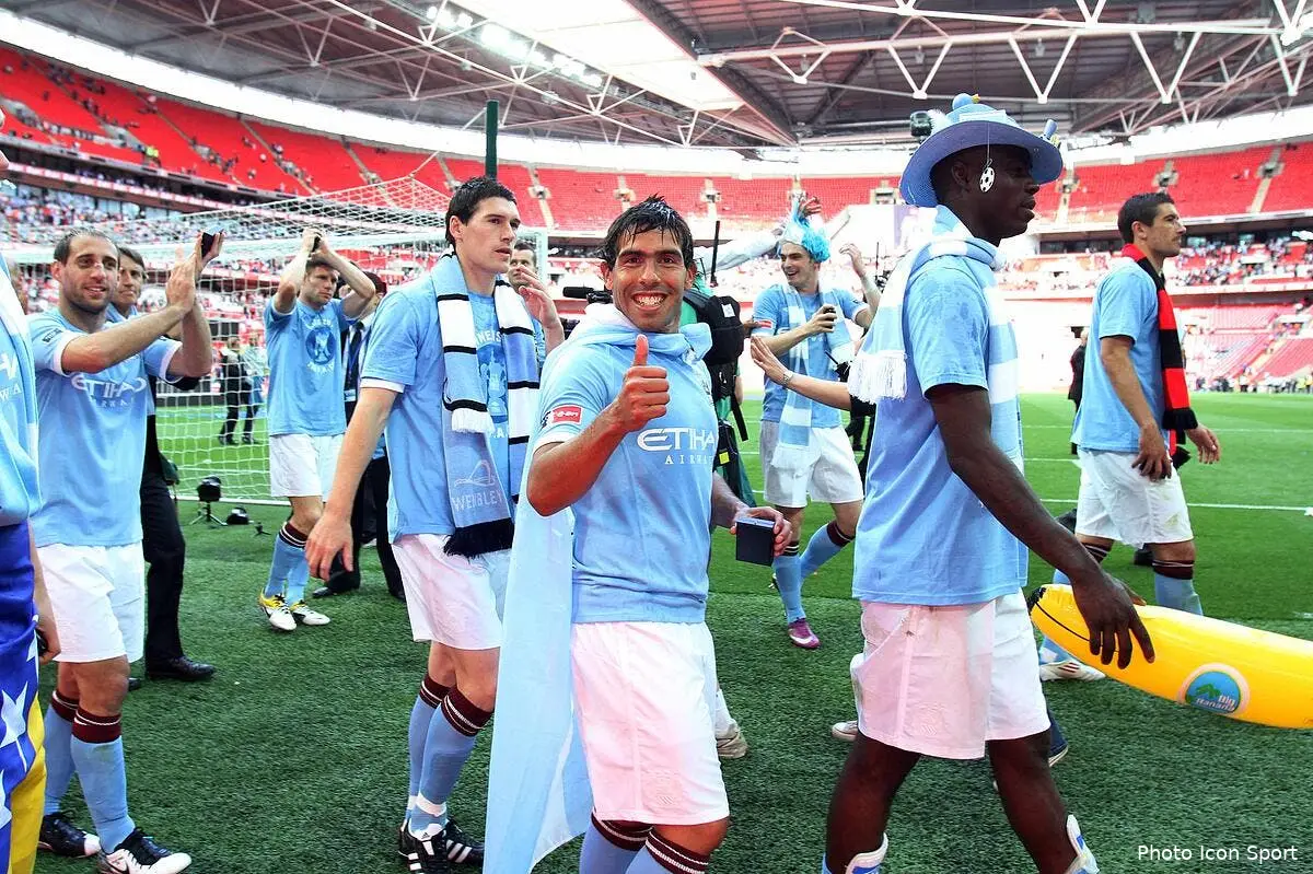Carlos Tevez va finalement rester à Manchester City