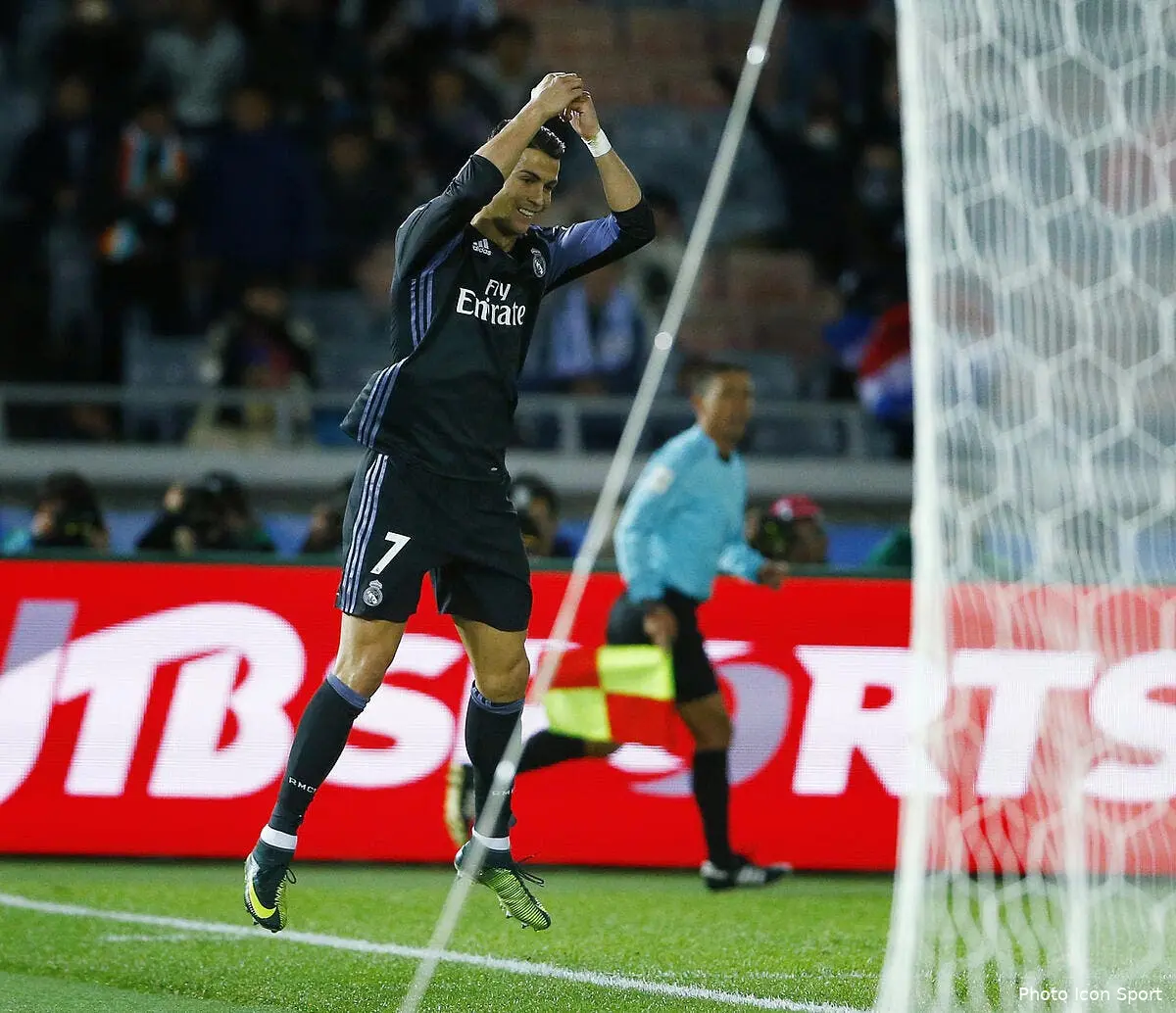 cdm benzema et cristiano ronaldo champions du monde iconsport mar 161216 10 07164694