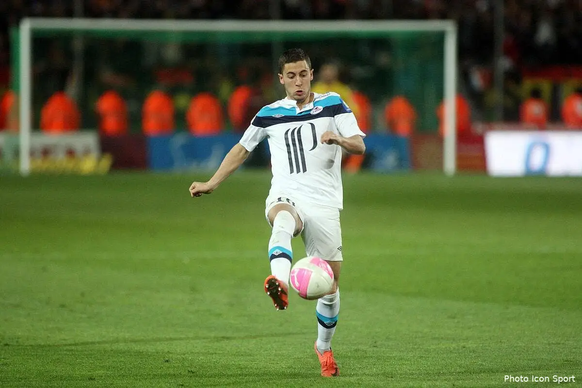 Chelsea officialise la signature d'Eden Hazard