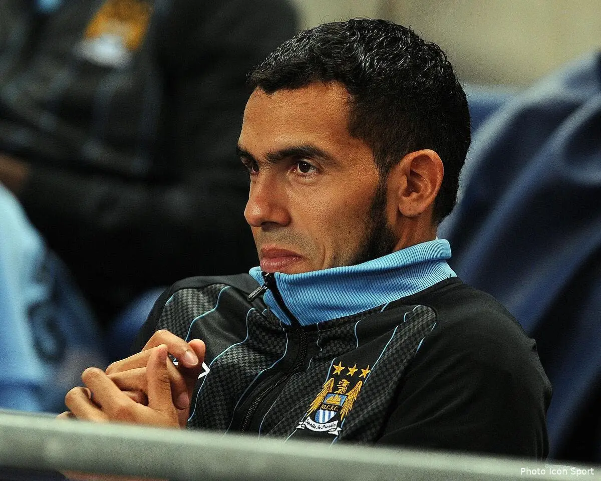 City met Tevez au placard