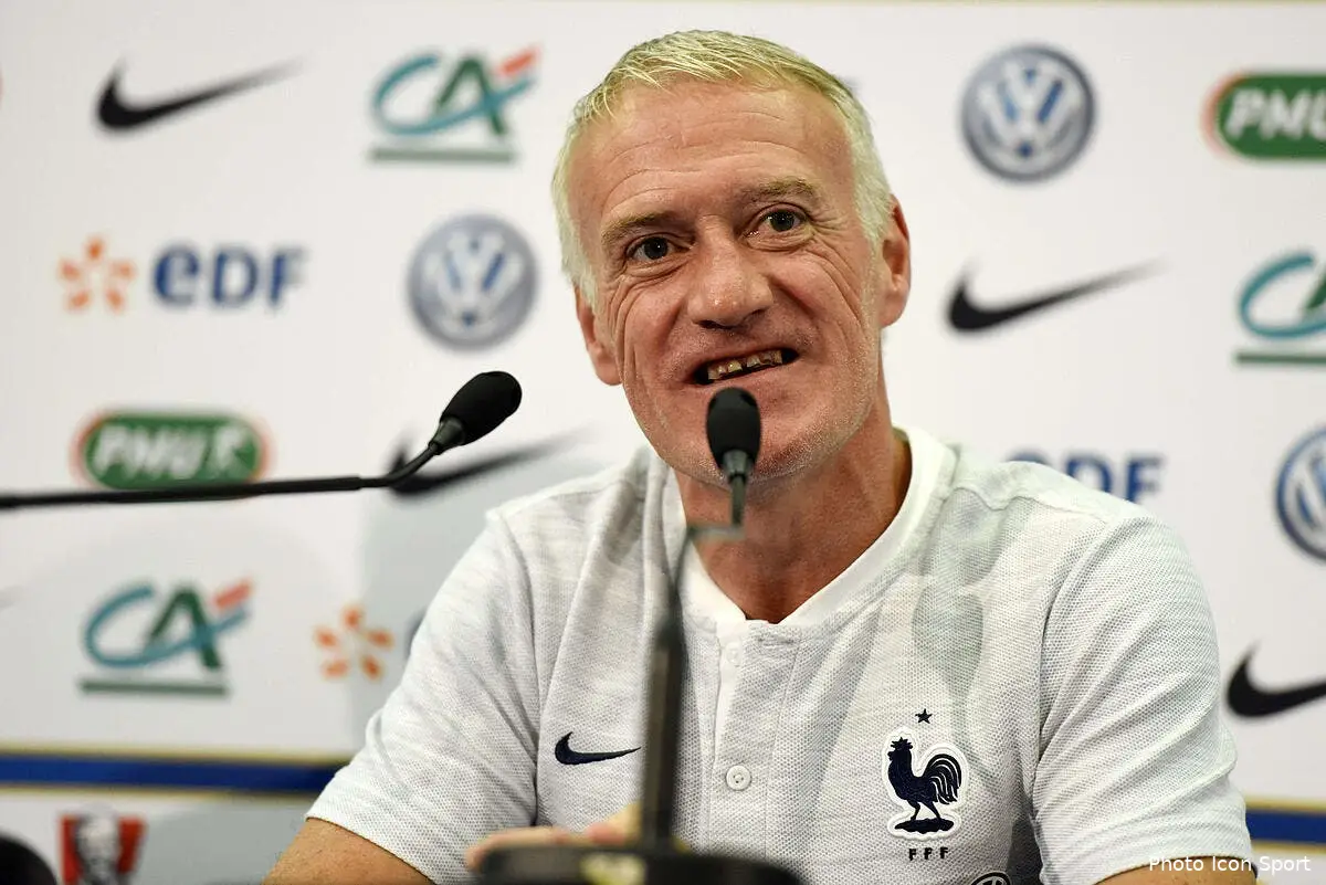 EdF : Deschamps convoque les champions du monde, Costil remplace Mandanda