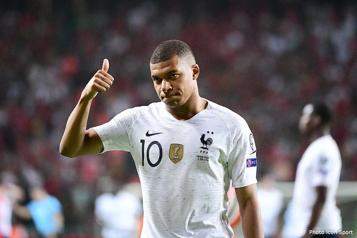 edf deschamps refuse de taper sur le soldat mbappe icon win 080619 01 93215255645