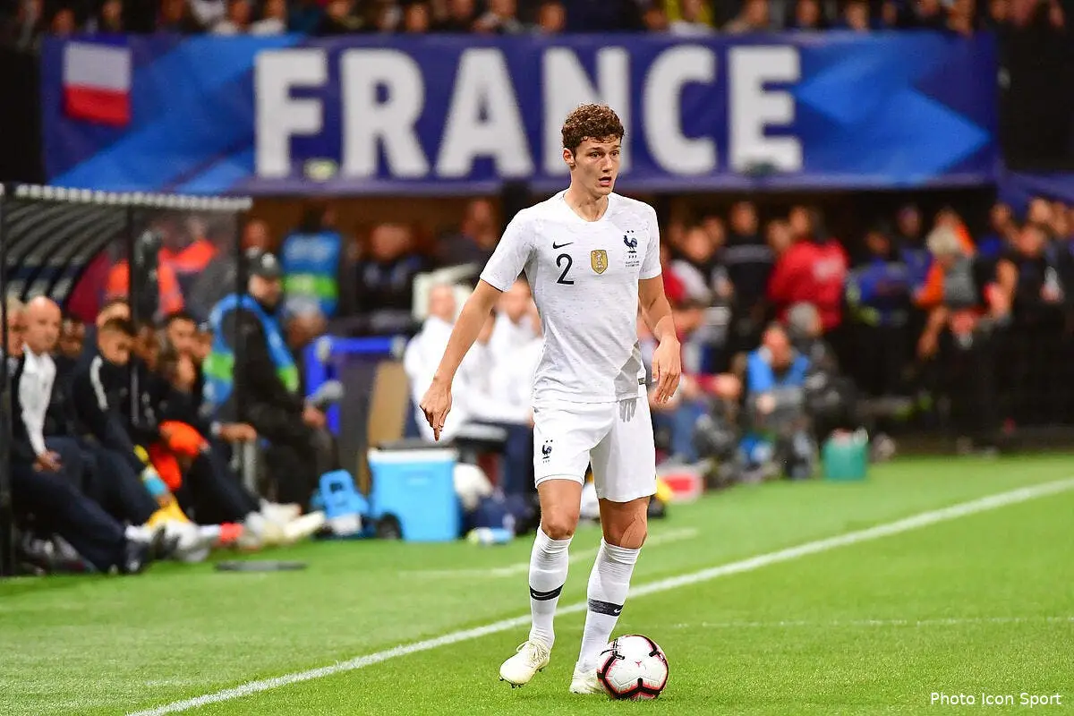 EdF : MacHardy colle un tacle de bâtard à Pavard