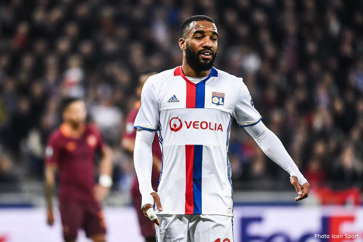 EdF : Mbappé plutôt que Lacazette, Deschamps s'explique