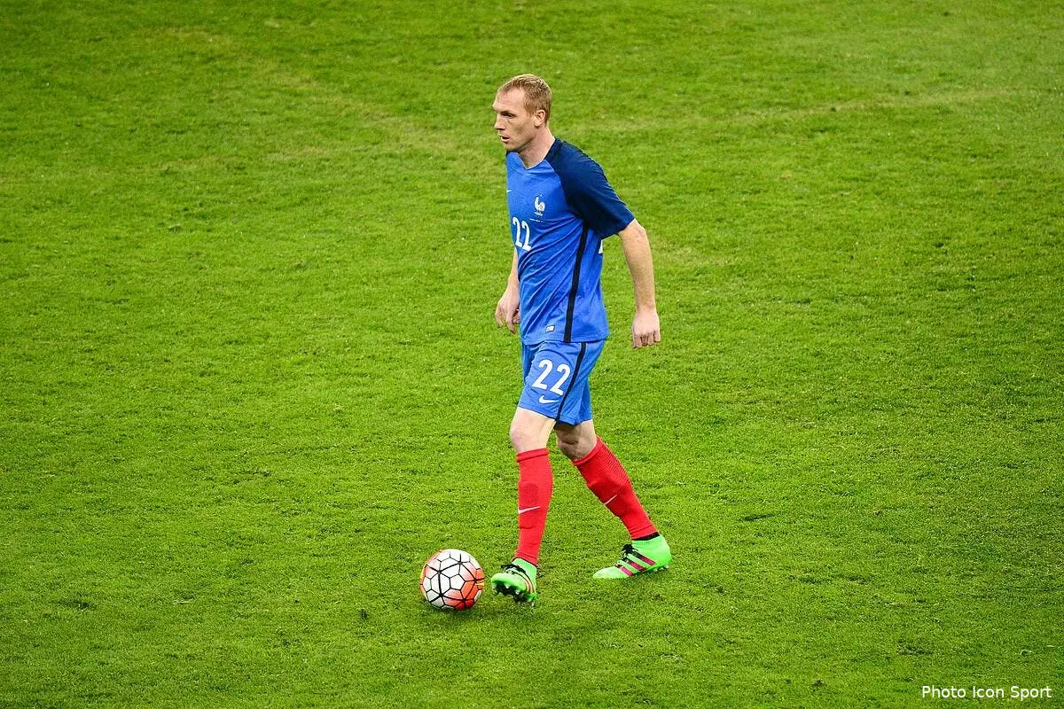 Euro : Un défenseur met une grosse pression sur Deschamps