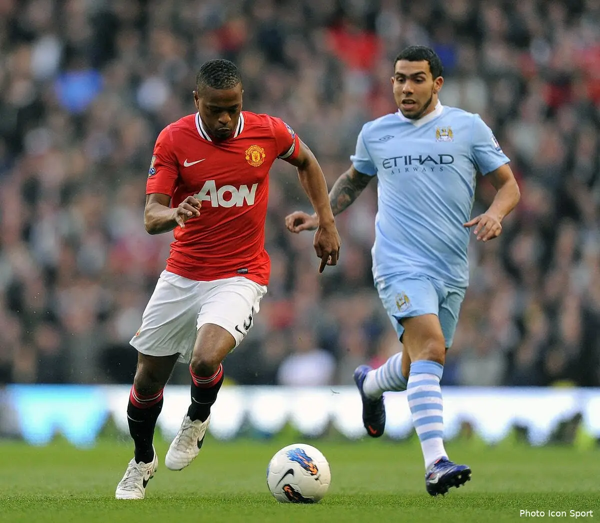 Evra cartonne l’attitude de Tévez envers Manchester United