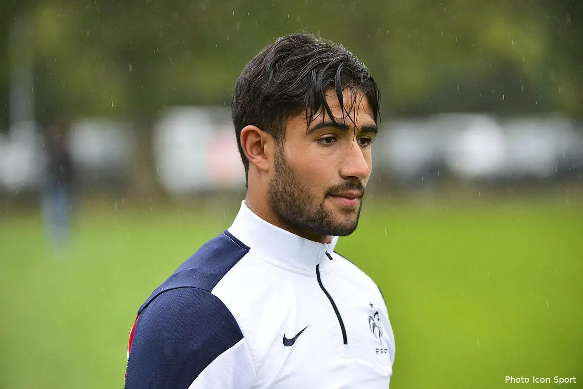 Fékir arrive en Bleu, et se fait chambrer par Deschamps