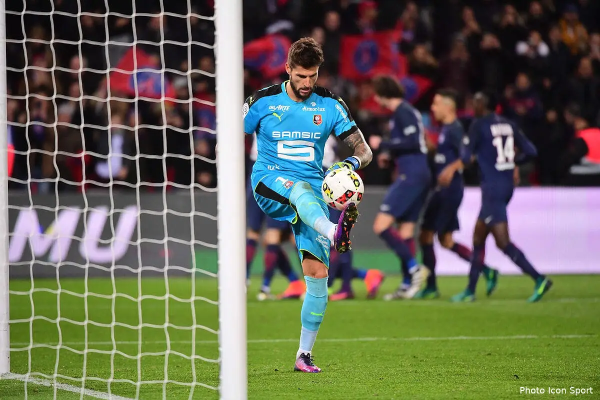 France : Costil troisième gardien, Riolo s’étouffe
