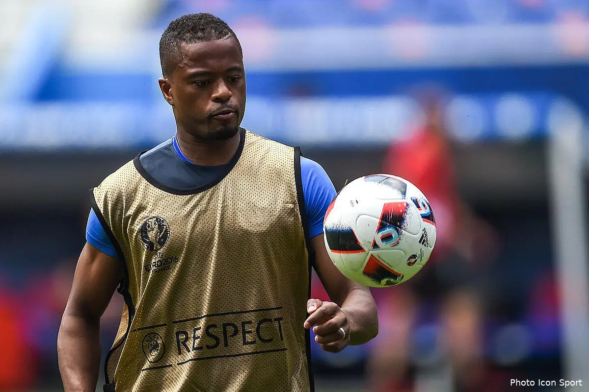 France : Evra blessé à la main après un choc avec Pogba