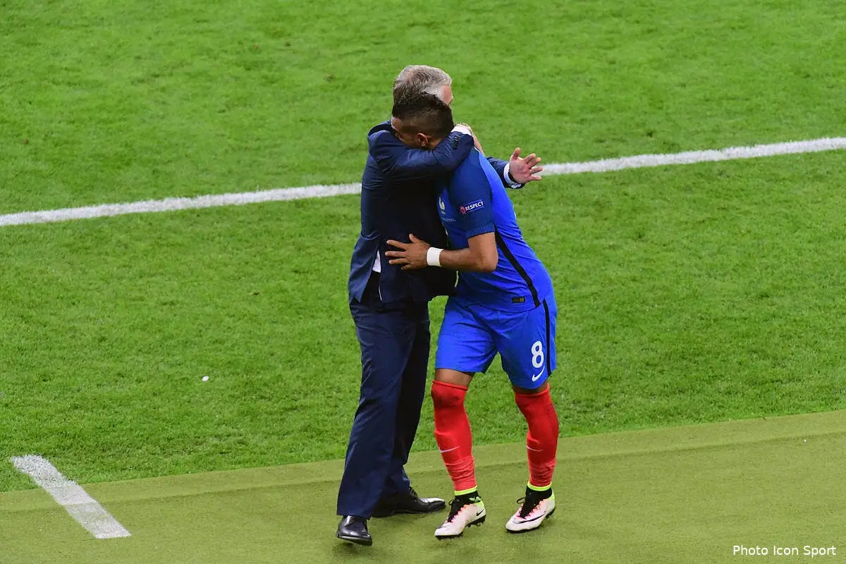 France : Pierre Ménès détruit Evra et donne une note incroyable à Payet