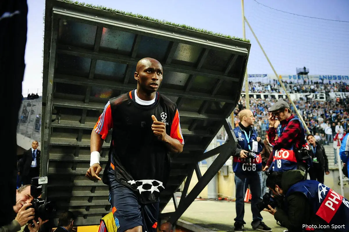 Galatasary offre officiellement 4ME et Riera à l'OM pour Mbia