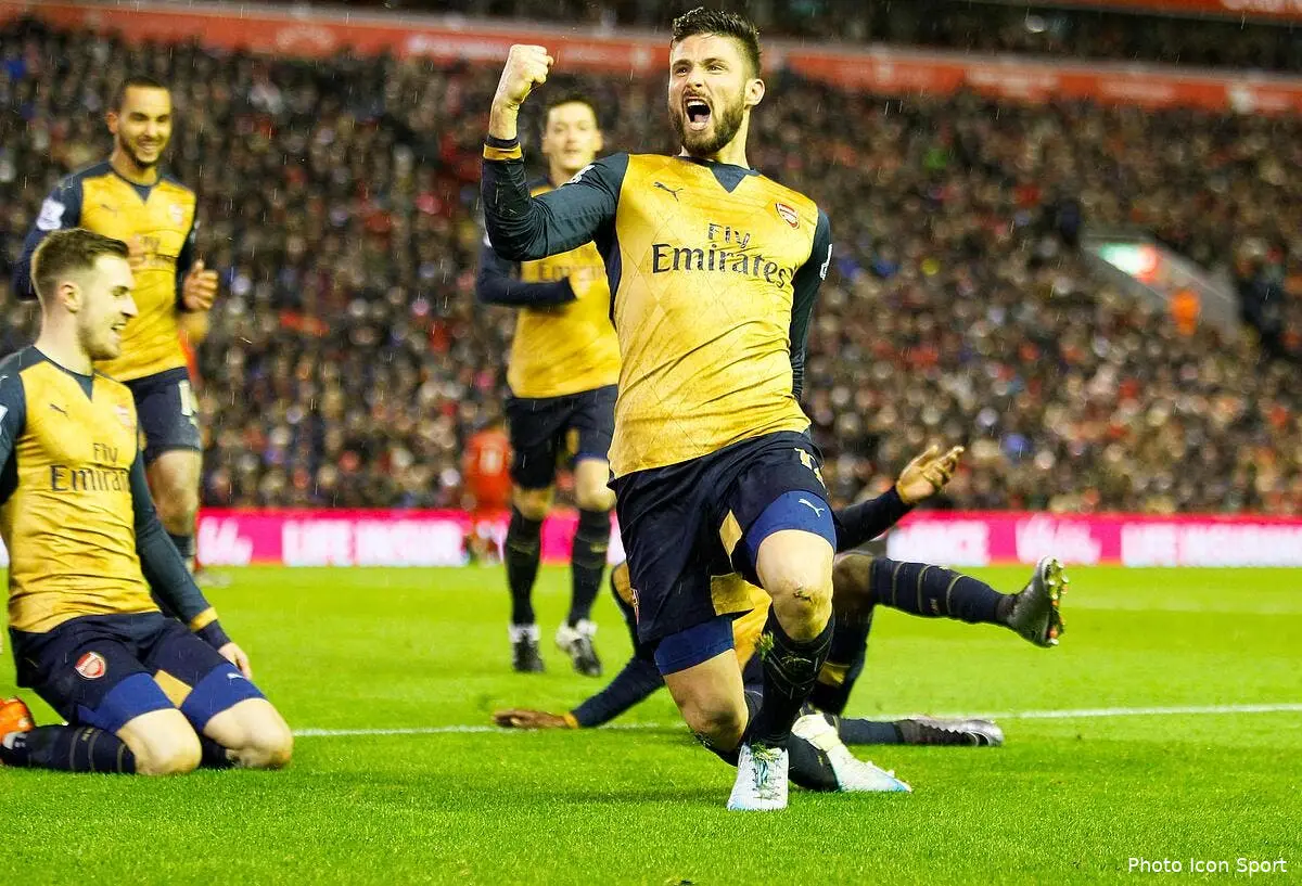 Giroud cartonne sous le déluge, mais Leicester rattrape Arsenal