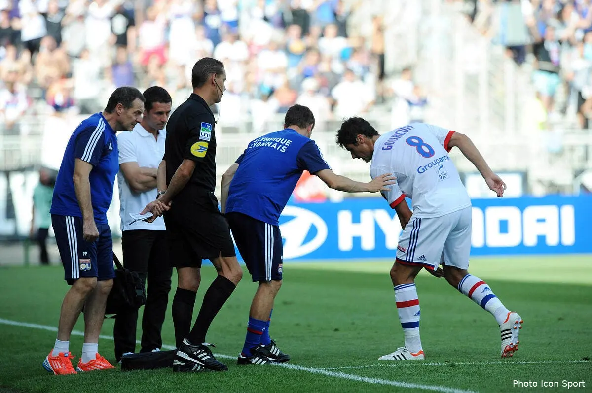 Yoann Gourcuff absent entre six semaines et trois mois annonce l'OL !