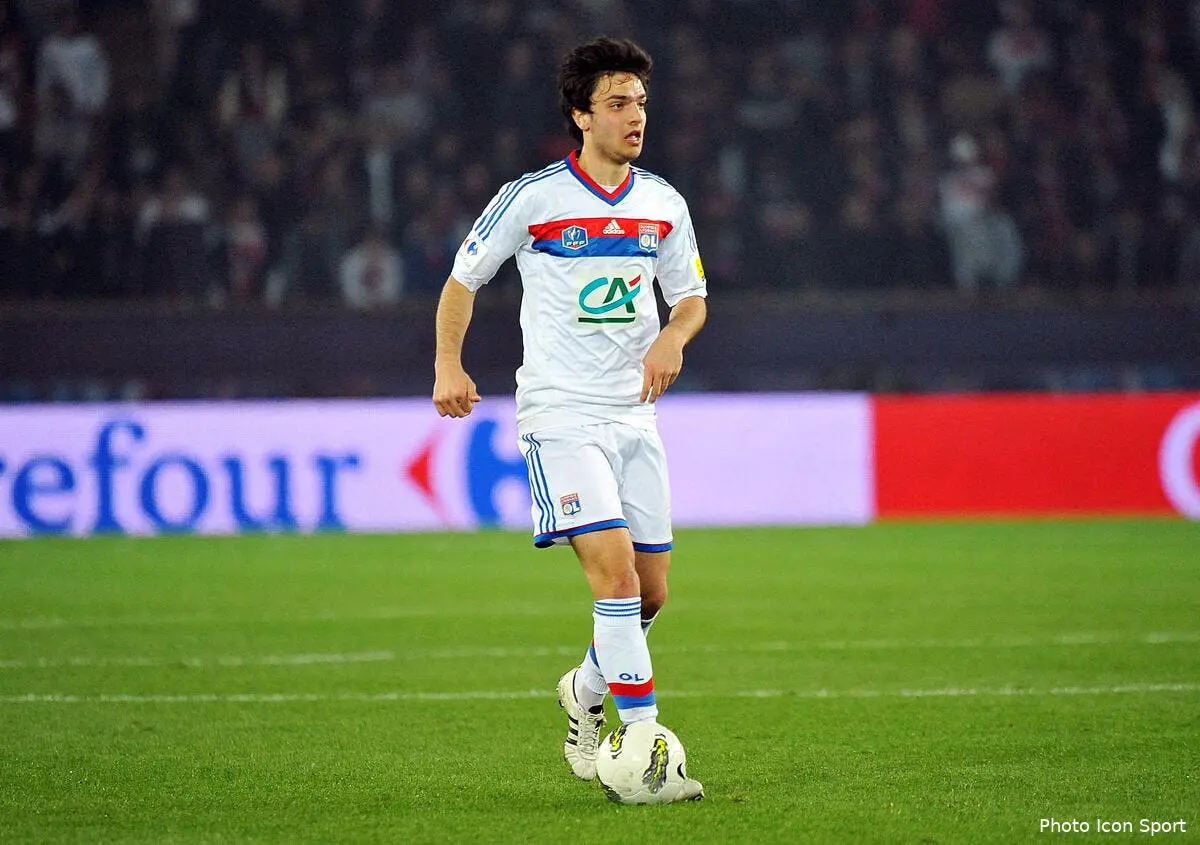 Grenier en a un peu marre de défendre avec l'OL