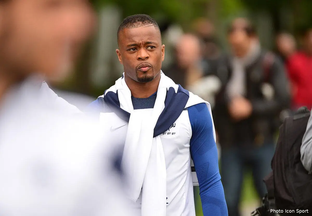 Grenier voit l'autre facette d'Evra en Bleu