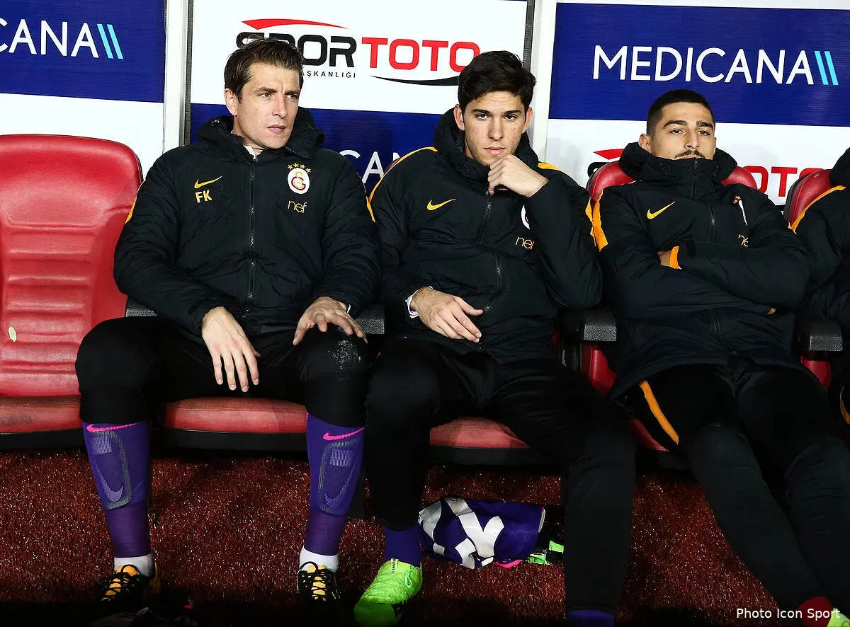 humilie a galatasaray carrasso discute avec un club de l1 carrasso 16205277