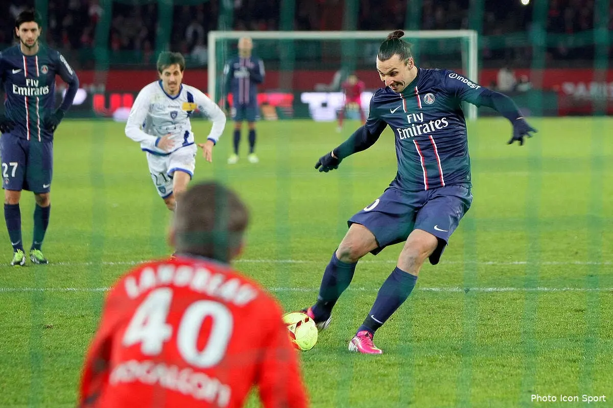 Ibrahimovic « fait tout au PSG » assure Sissoko