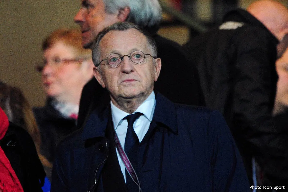 Insulté par le public du PSG, Aulas pourrait demander des comptes