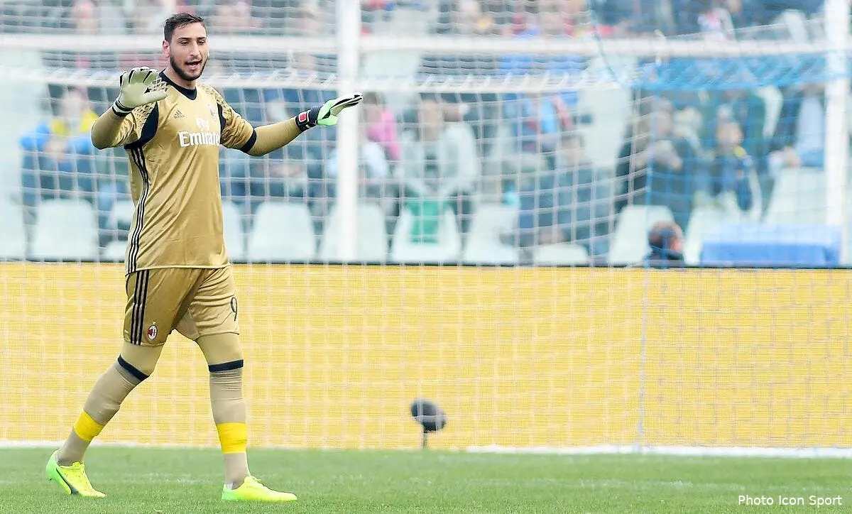 Italie : Donnarumma se fait jeter des faux billets en Pologne
