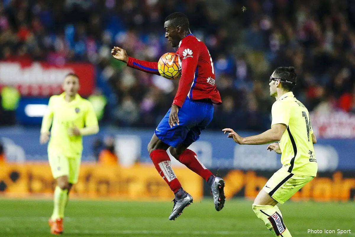 Jackson Martinez file en Chine pour 42 ME