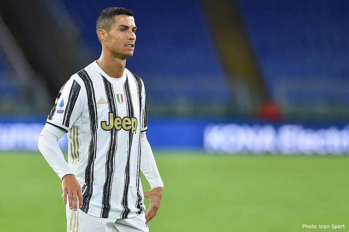 juventus cristiano ronaldo au psg pas avant 2022 icon star 260555 069 299093