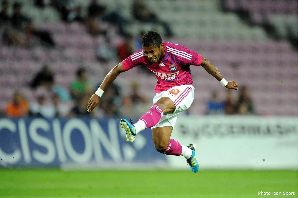 L’agent de Bastos fait planer l’ombre de la Juventus !