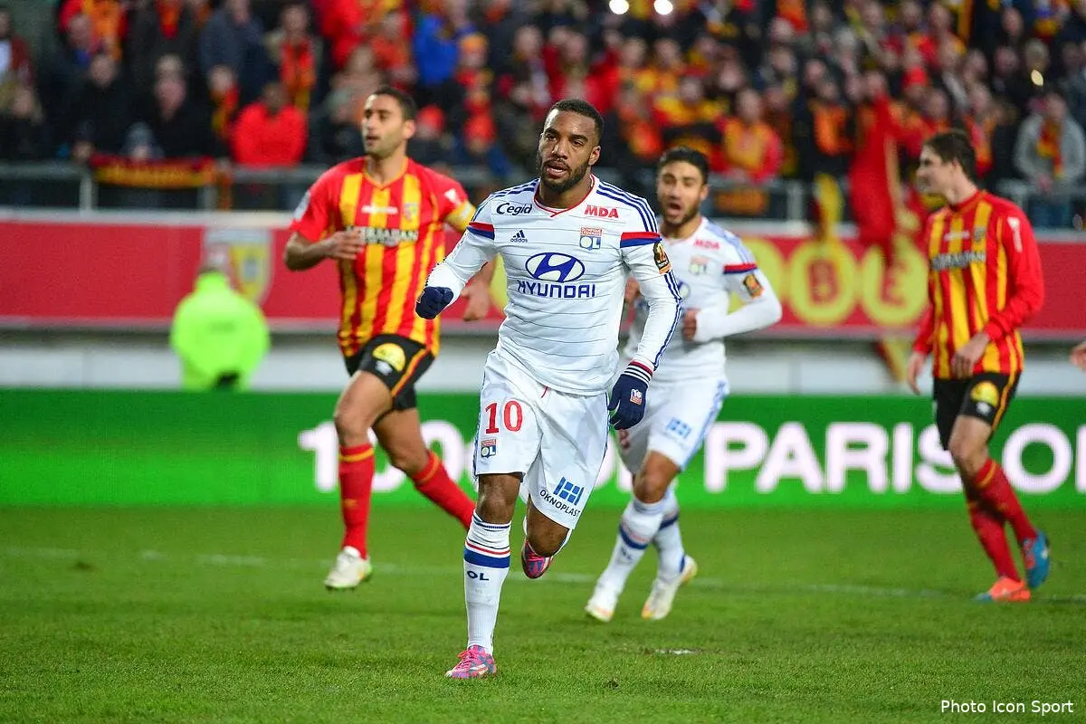 l ol prend trois points c est lens qui regale lacazette 18101873