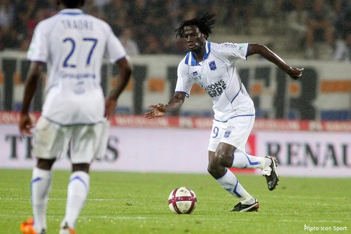 L'OL reste zen et patient pour Ndinga