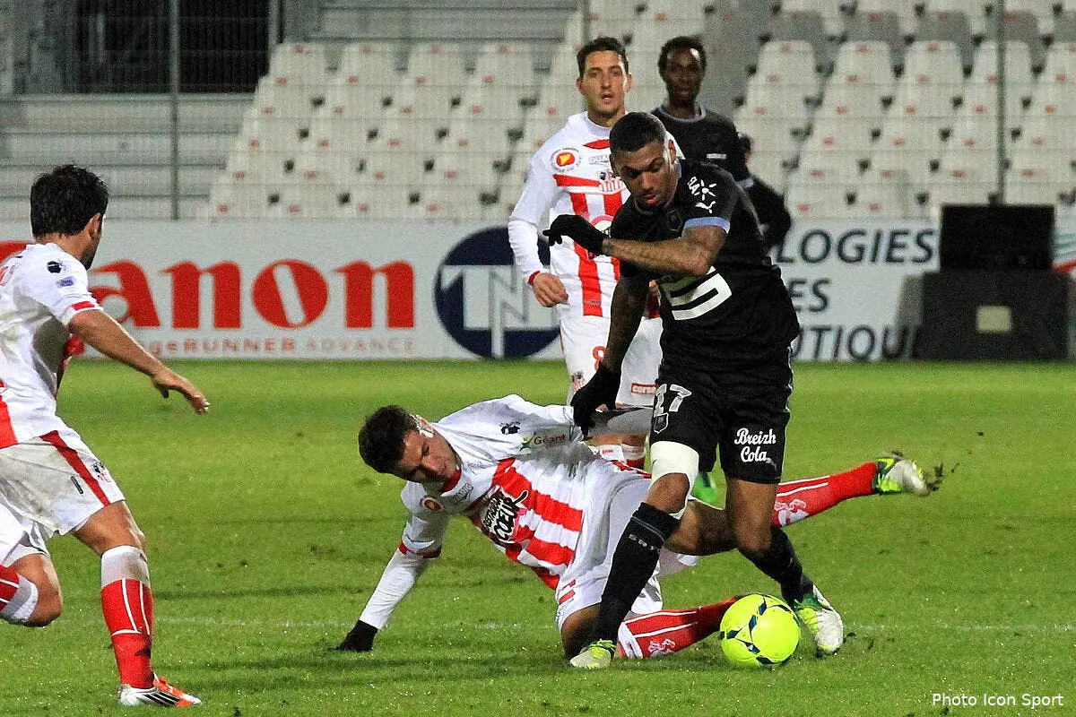 L'OL s'accroche, Rennes confirme