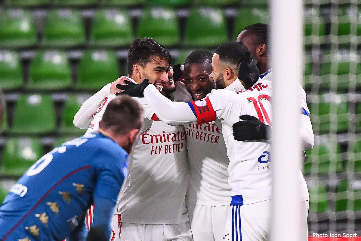 l1 depay et toko ekambi regalent l ol suit le rythme icon bap 061220 93 041 301077