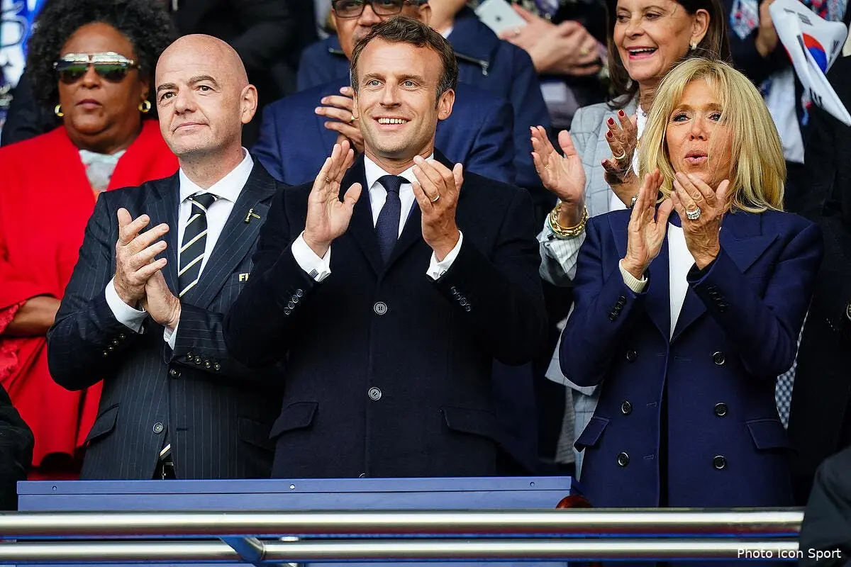 l1 feu vert d emmanuel macron pour la reprise du foot icon 190607p107770283455