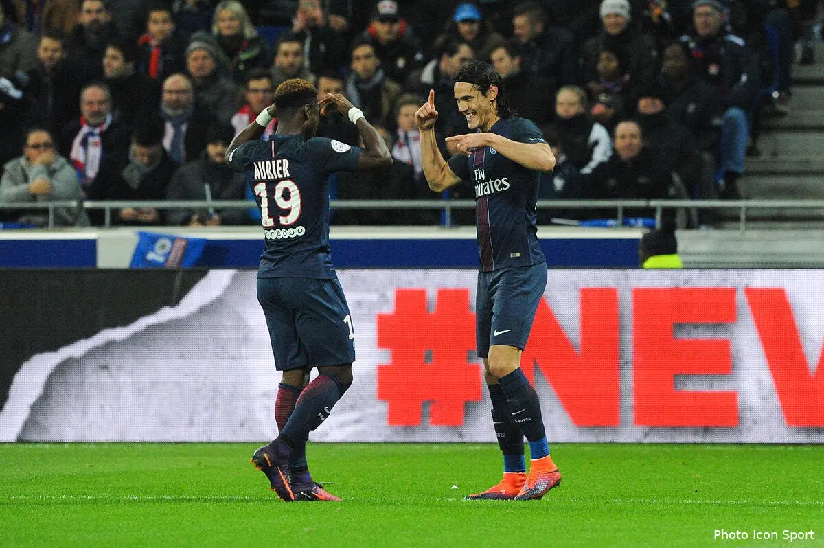 L1 : Cavani crucifie l'OL et offre la victoire au PSG