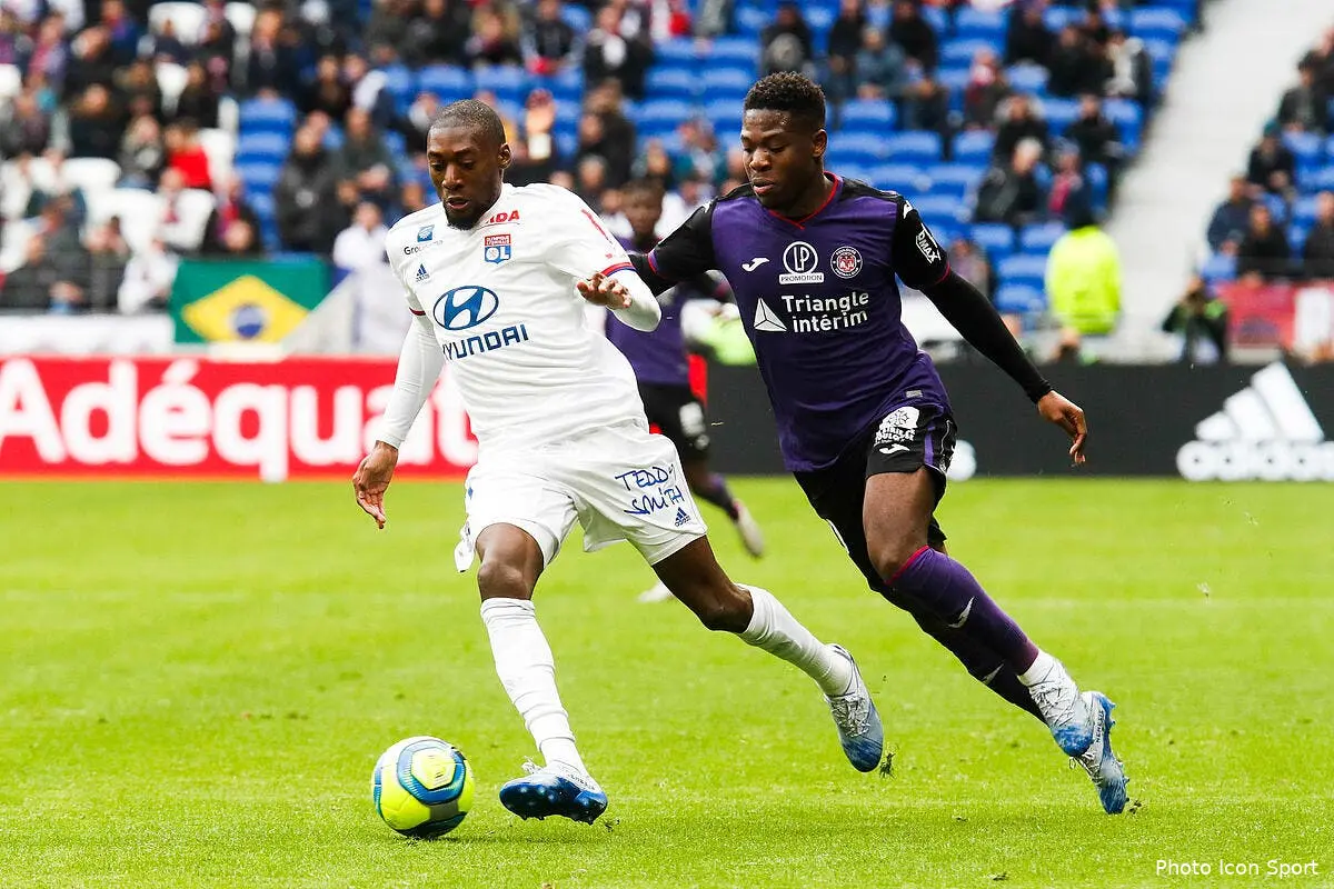 l1 sans forcer l ol inflige un 3 0 a toulouse icon 25i6317 copie276531