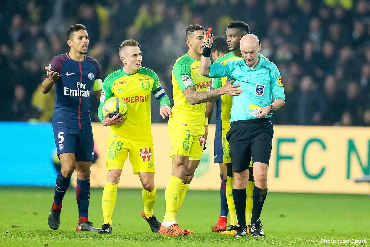 L1 : Tony Chapron meilleur arbitre de France, l'UNFP a honte