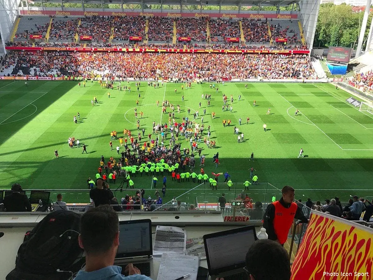 l2 lens brest interrompu par les fans lensois dhmwk4lwsaeqr37190101