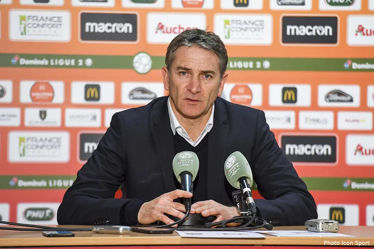 l2 philippe montanier officiellement ecarte par lens icon alc 220220 43 170279257