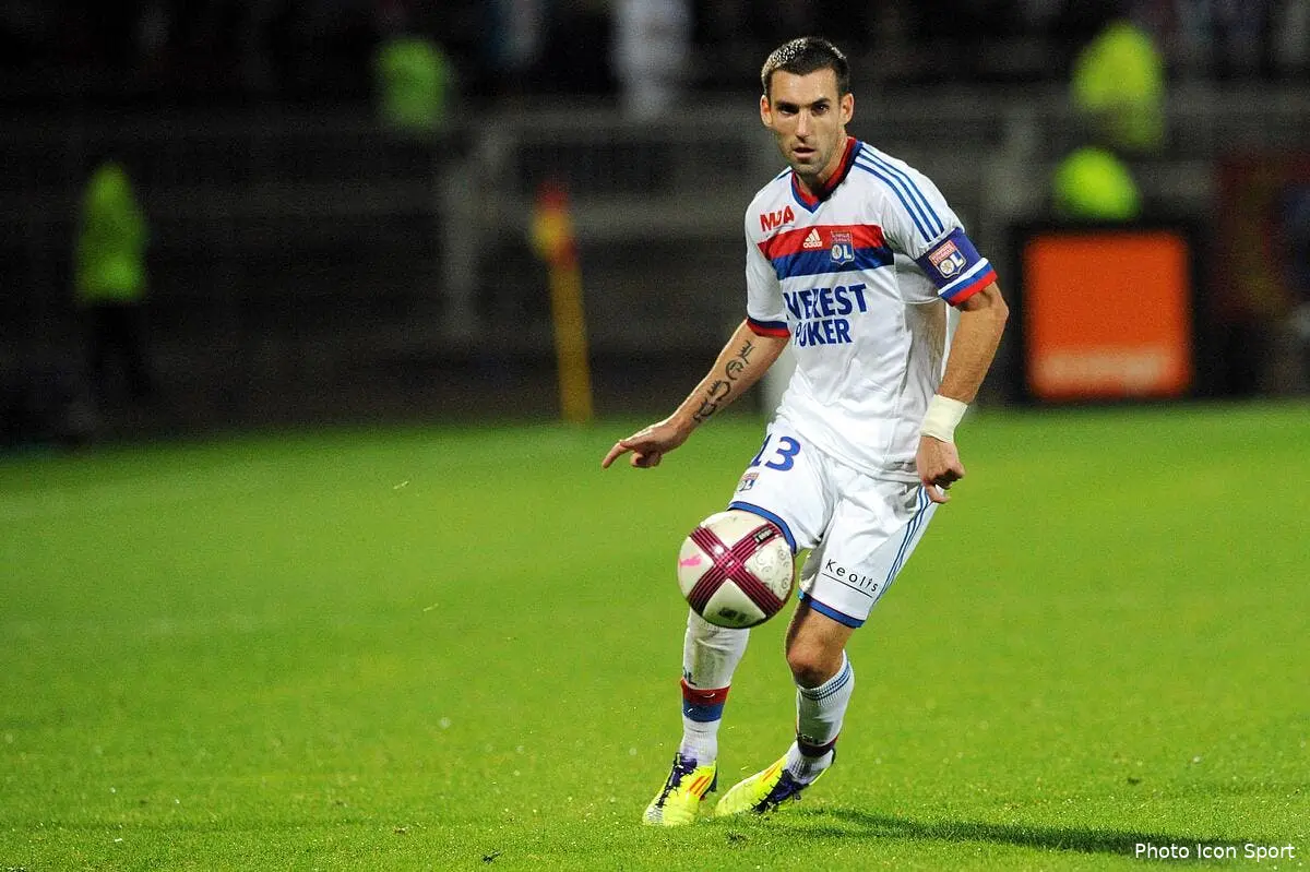 La défense de l'OL, c'est du lourd pour Réveillère