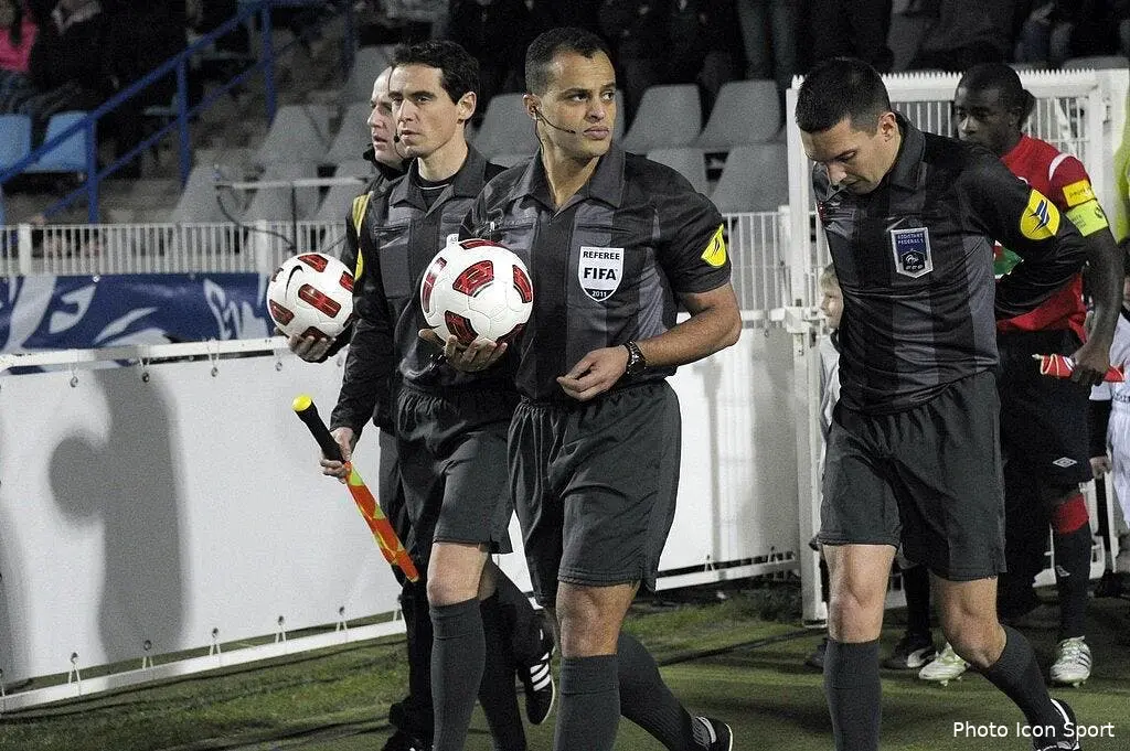 la fff change tous les arbitres de l1 pour ce week end 68082 16271
