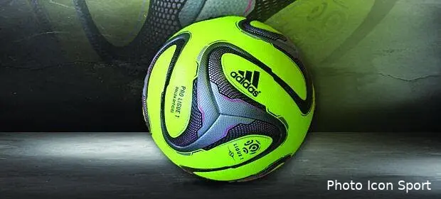 la l1 devoile son ballon de decembre ballon97905