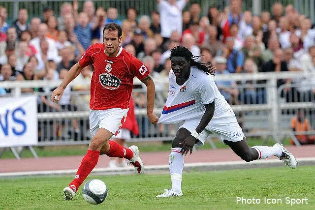 la photo du jour gomis marque sous son nouveau maillot 33023 4748