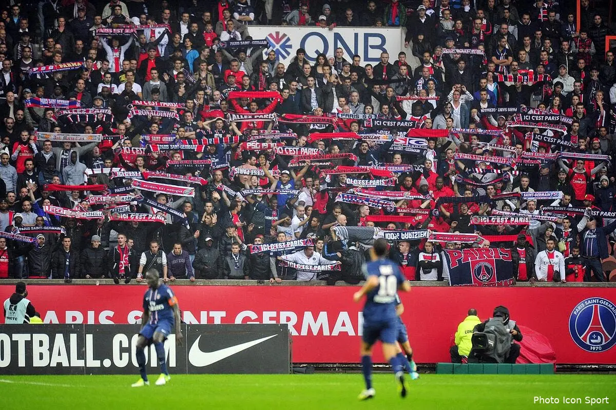 La tribune Auteuil dérape en fin de match lors de PSG-Lille