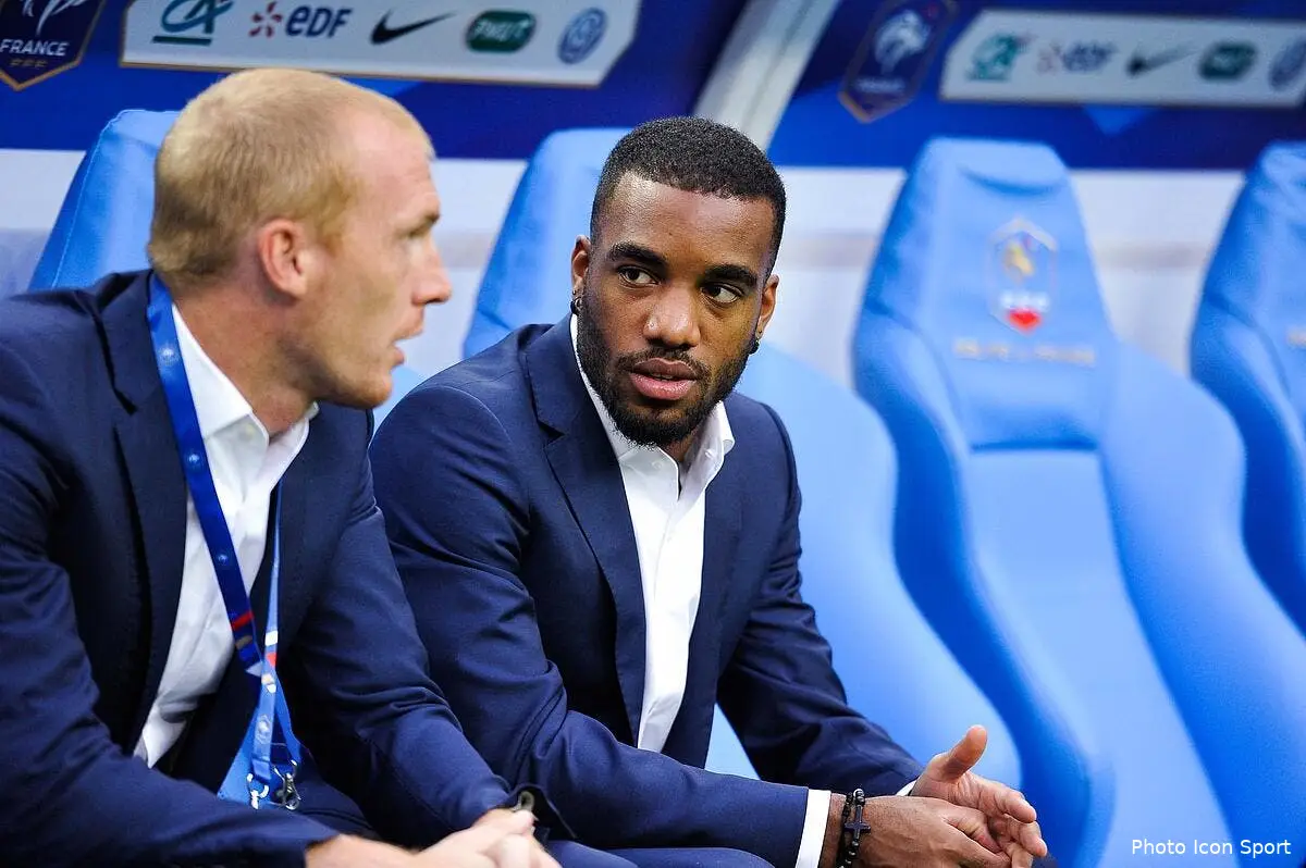 lacazette envoie un subtil message a deschamps lacazette 1496247