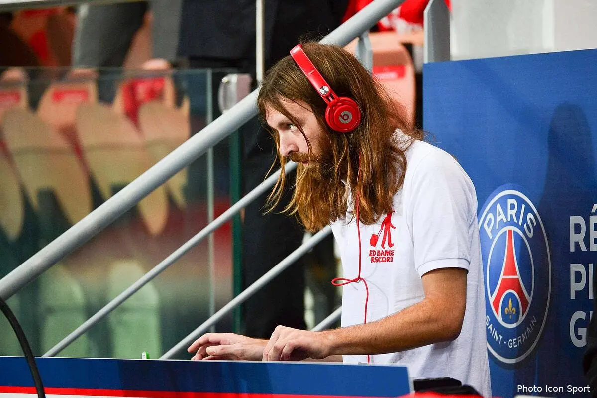Le DJ du PSG s'excuse pour son Jump improbable