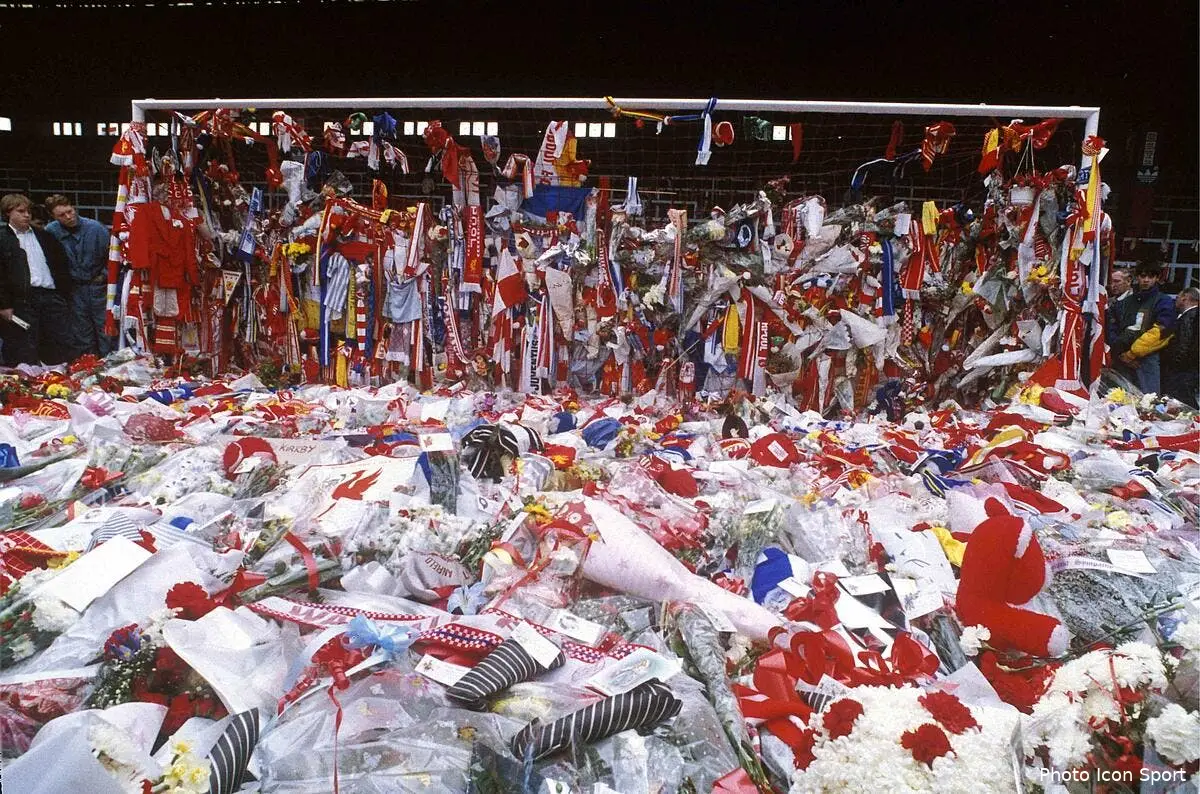 Le foot anglais prend 7 minutes en mémoire des 96 morts d'Hillsborough