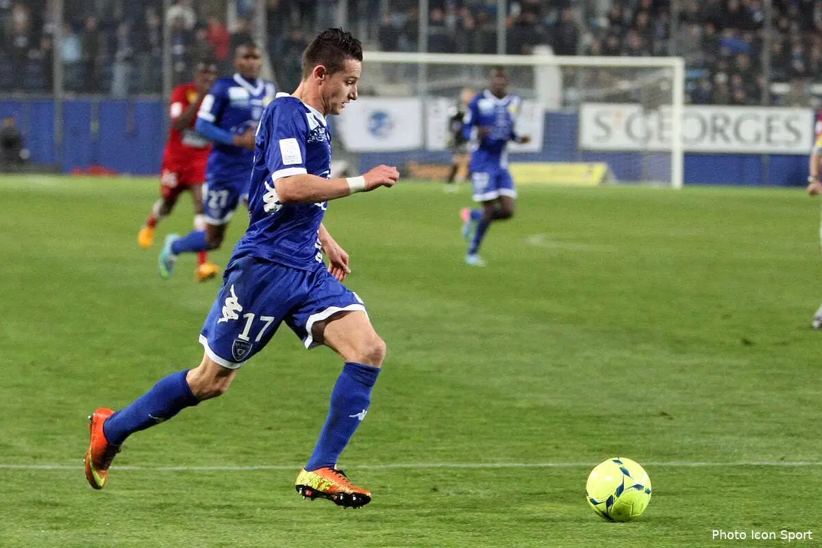 Le père de Thauvin annonce que son fils boycotte le LOSC