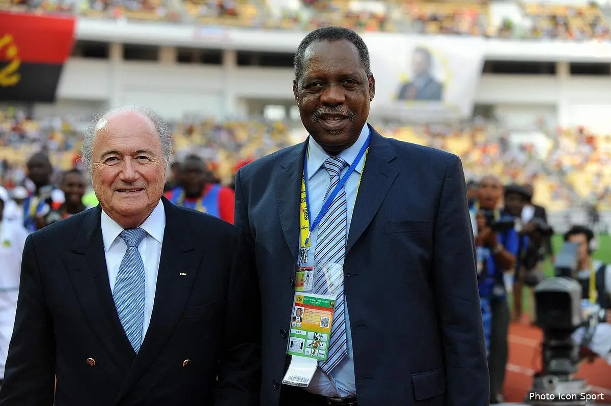 Le président de la FIFA présente ses condoléances à la France