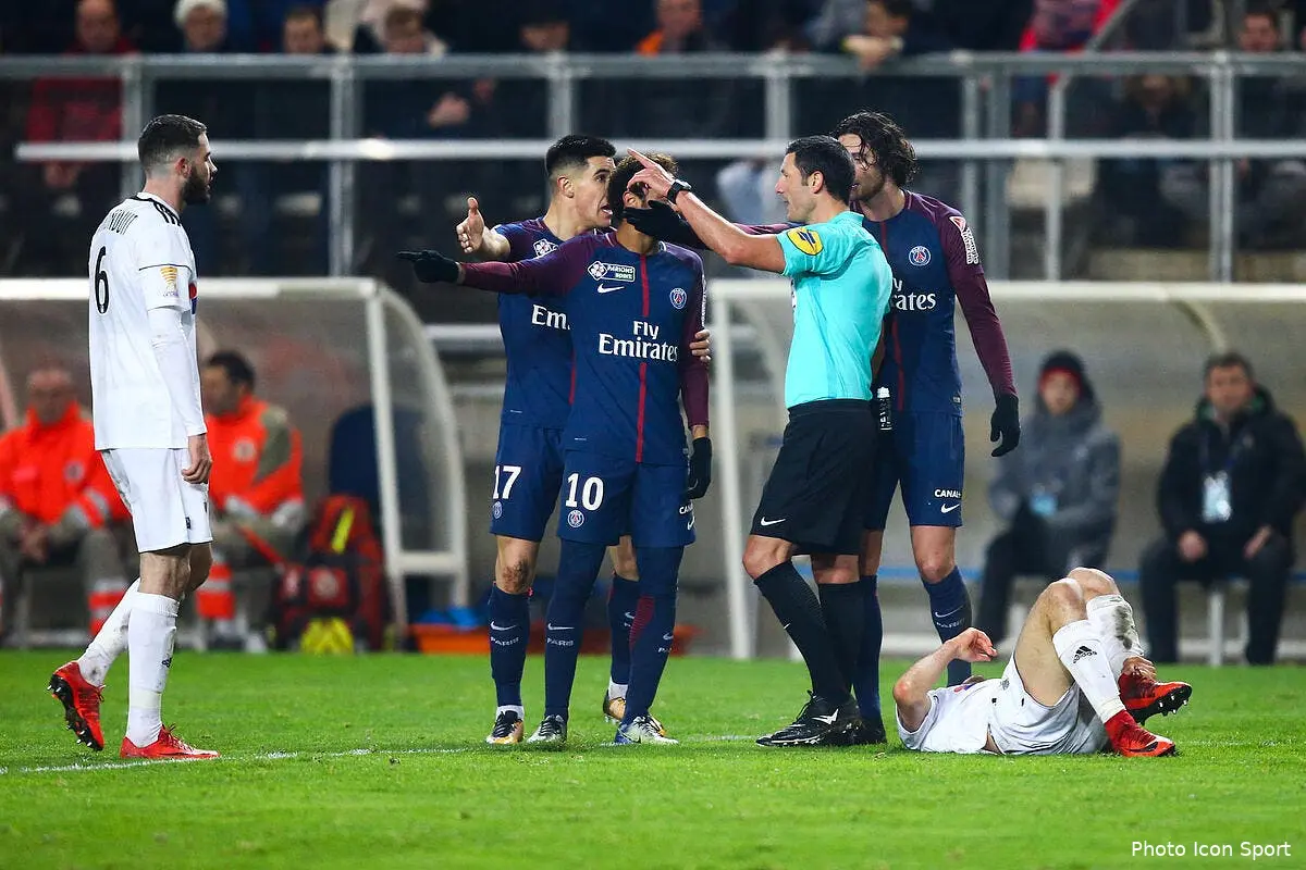le probleme de la video ce sont les arbitres lache pierre menes rainville206173