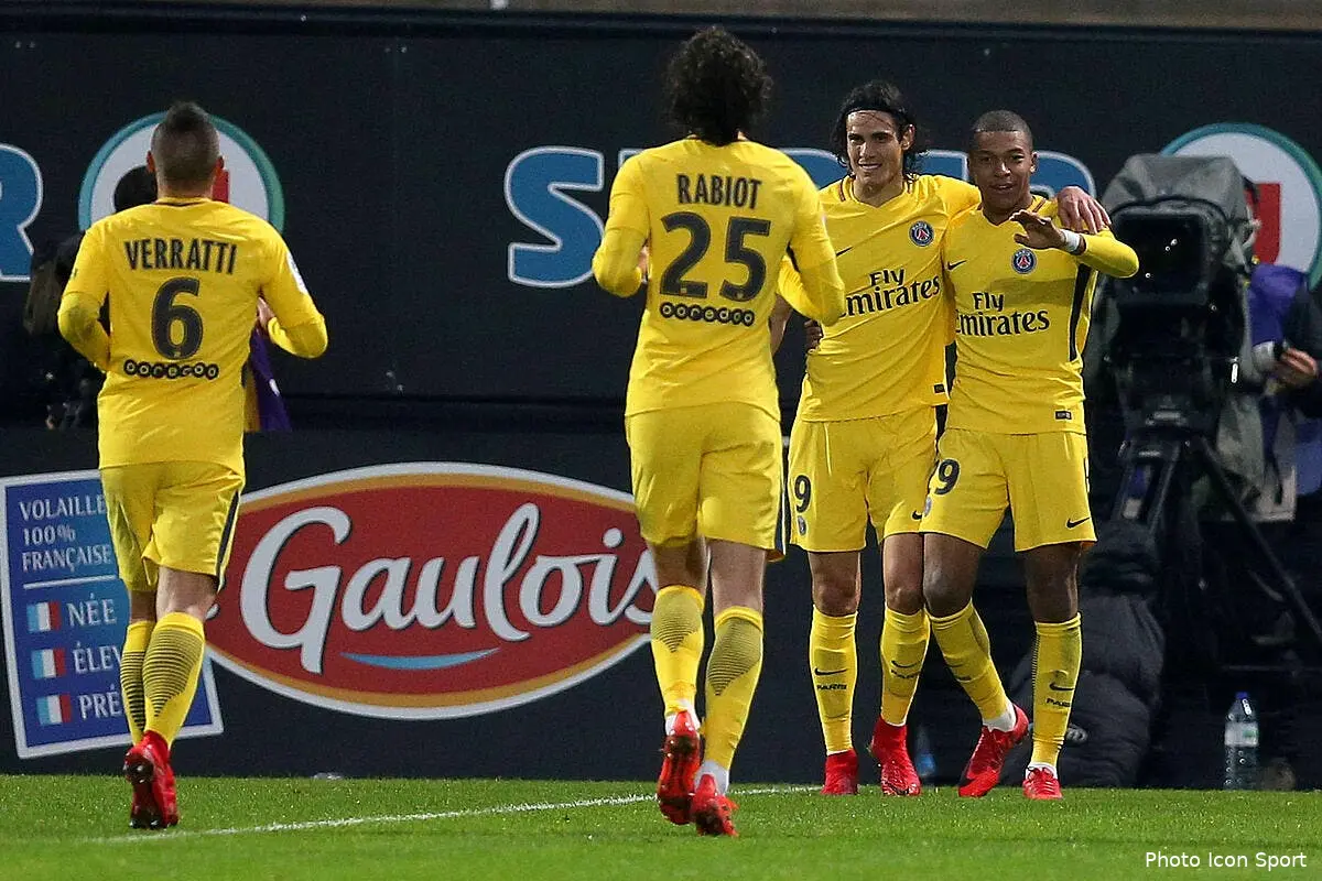 le psg a la fete c est angers qui deguste psg 54198719