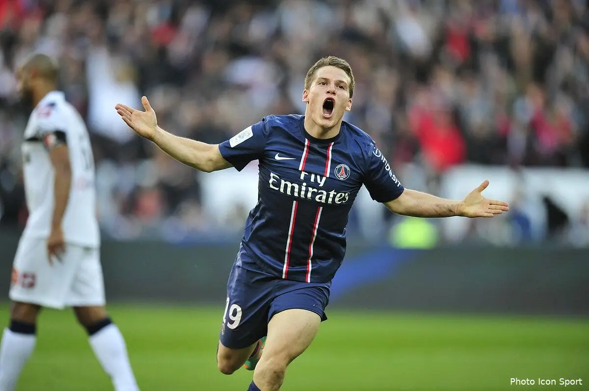 Le PSG enchaîne les victoires et s'accroche à l'OM